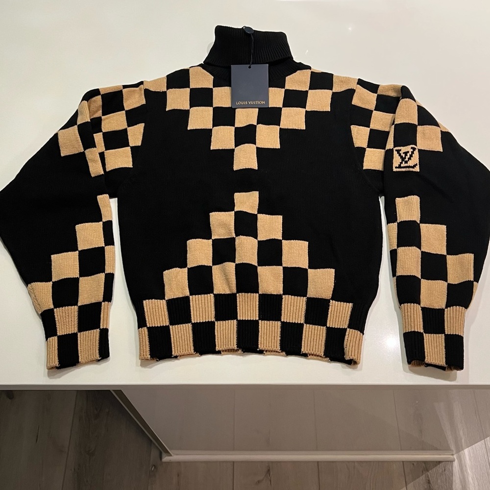 NWT! Louis Vuitton Black and Tan Turtleneck Sweater